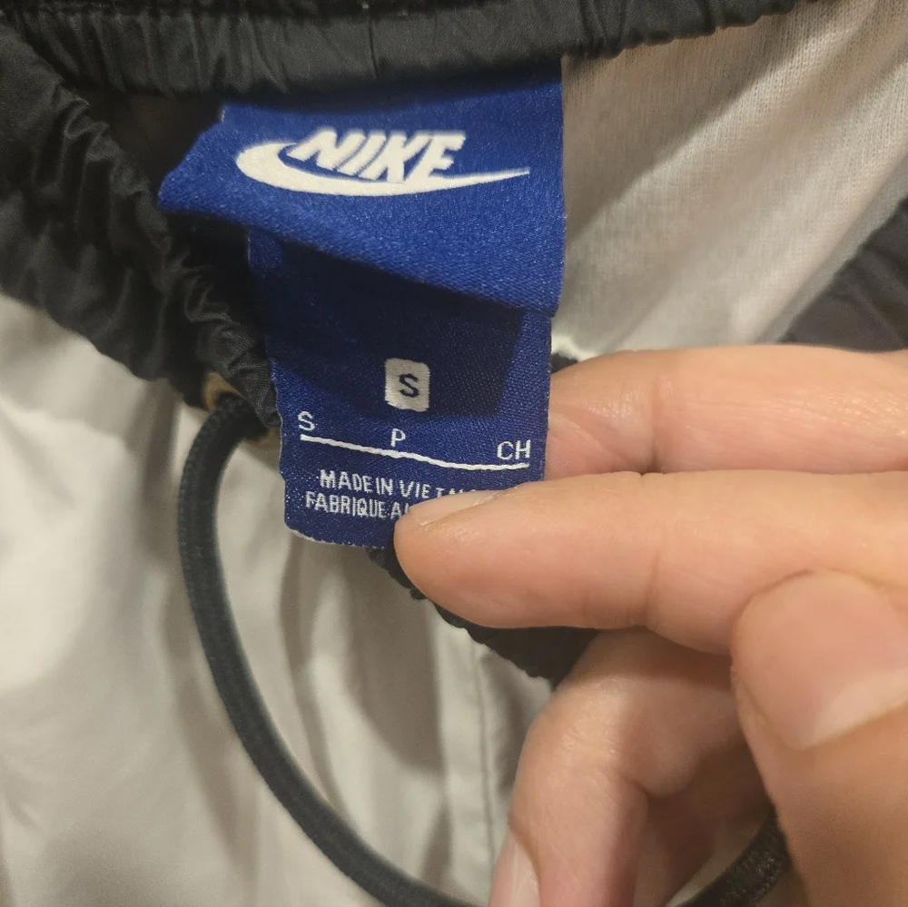 Nike Women's Black and White Running Shorts Sz S - Picture 4 of 5